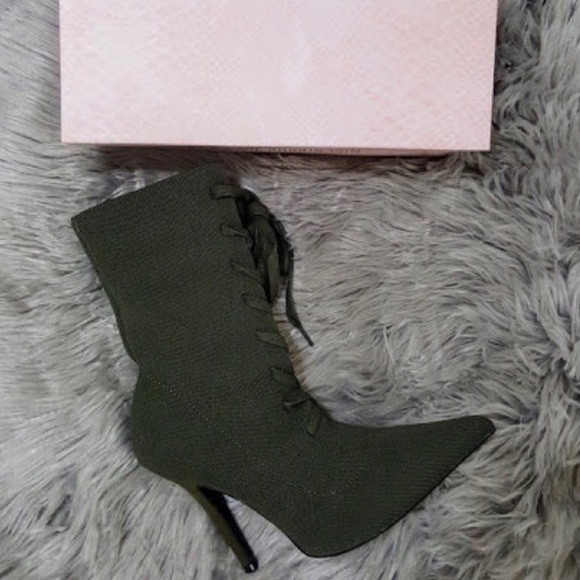 BRAND NEW/ Cape Robbin Booties - Picture 4 of 5